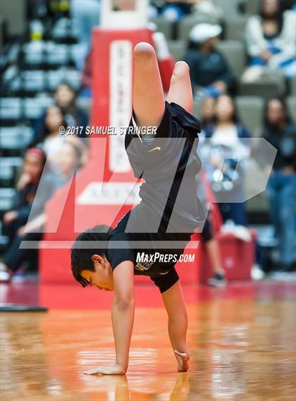 Thumbnail 3 in Central vs. Bakersfield (CIF CS D1 Final) photogallery.