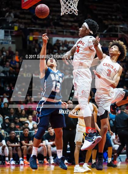 Thumbnail 3 in Central vs. Bakersfield (CIF CS D1 Final) photogallery.