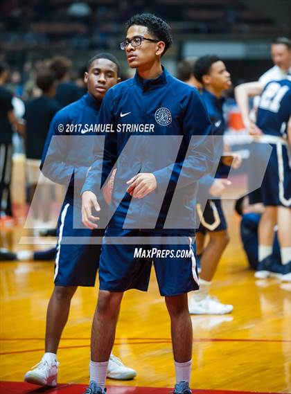 Thumbnail 1 in Central vs. Bakersfield (CIF CS D1 Final) photogallery.