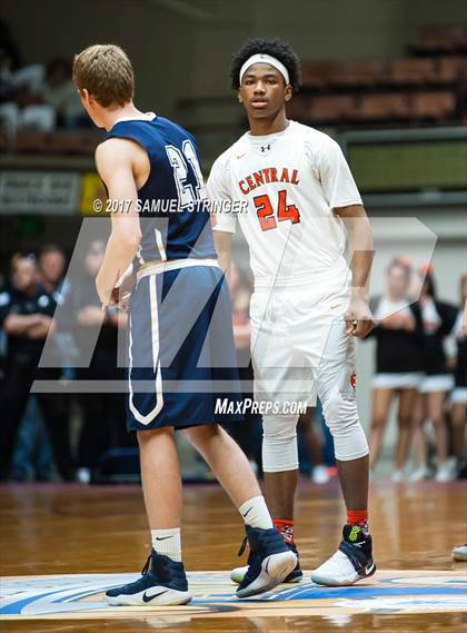 Thumbnail 2 in Central vs. Bakersfield (CIF CS D1 Final) photogallery.