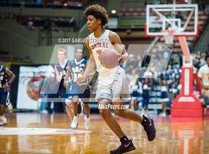 Thumbnail 3 in Central vs. Bakersfield (CIF CS D1 Final) photogallery.