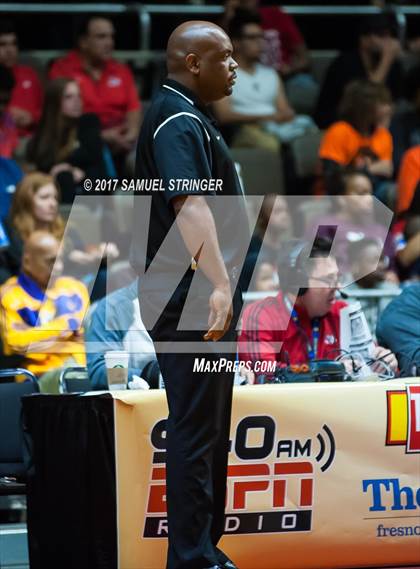 Thumbnail 3 in Central vs. Bakersfield (CIF CS D1 Final) photogallery.