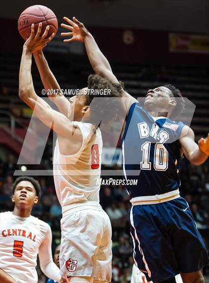 Thumbnail 2 in Central vs. Bakersfield (CIF CS D1 Final) photogallery.
