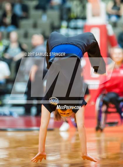 Thumbnail 2 in Central vs. Bakersfield (CIF CS D1 Final) photogallery.