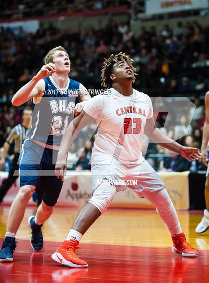 Thumbnail 2 in Central vs. Bakersfield (CIF CS D1 Final) photogallery.