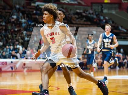 Thumbnail 1 in Central vs. Bakersfield (CIF CS D1 Final) photogallery.