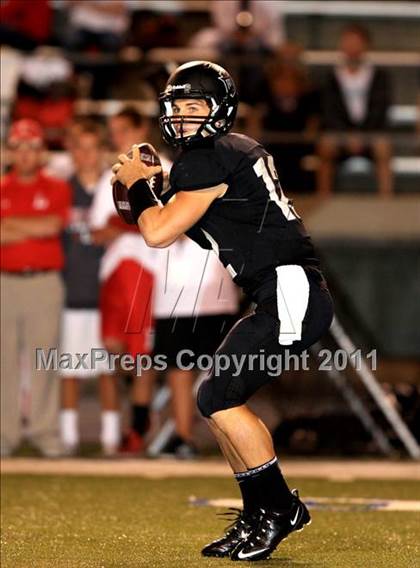 Thumbnail 3 in Orange Lutheran vs. Servite photogallery.
