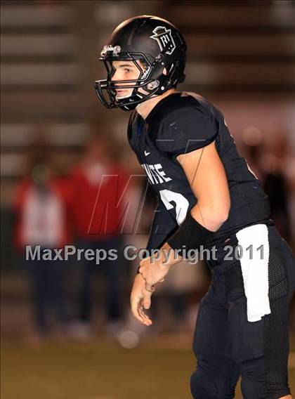 Thumbnail 3 in Orange Lutheran vs. Servite photogallery.