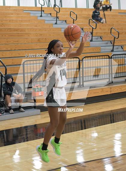 Thumbnail 3 in Memorial vs Lake Ridge (McDonald's Texas Invitational) photogallery.