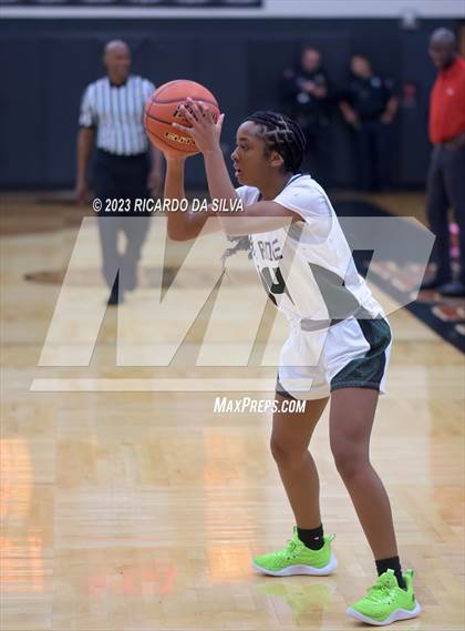 Thumbnail 1 in Memorial vs Lake Ridge (McDonald's Texas Invitational) photogallery.