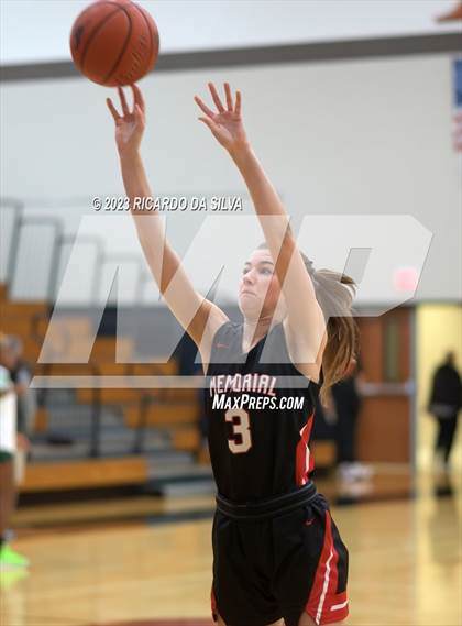 Thumbnail 1 in Memorial vs Lake Ridge (McDonald's Texas Invitational) photogallery.