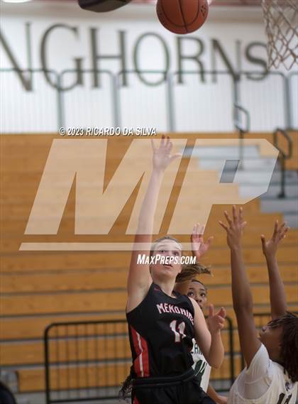 Thumbnail 2 in Memorial vs Lake Ridge (McDonald's Texas Invitational) photogallery.