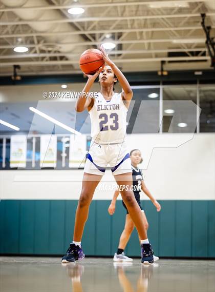 Thumbnail 3 in Greater Grace Christian Academy vs. Elkton photogallery.