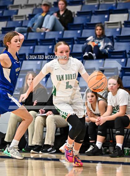 Thumbnail 3 in Van Buren vs Harrison photogallery.