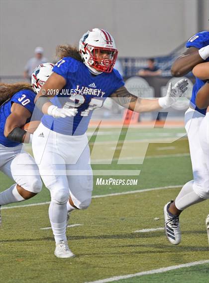 Thumbnail 3 in St. John Bosco vs. Liberty (Polynesian Classic) photogallery.
