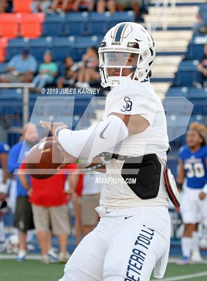 Thumbnail 3 in St. John Bosco vs. Liberty (Polynesian Classic) photogallery.