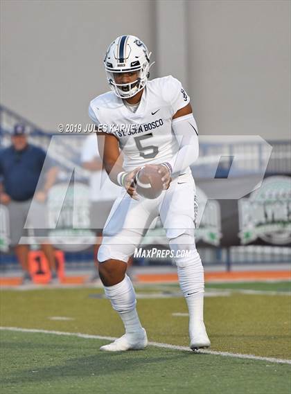 Thumbnail 2 in St. John Bosco vs. Liberty (Polynesian Classic) photogallery.