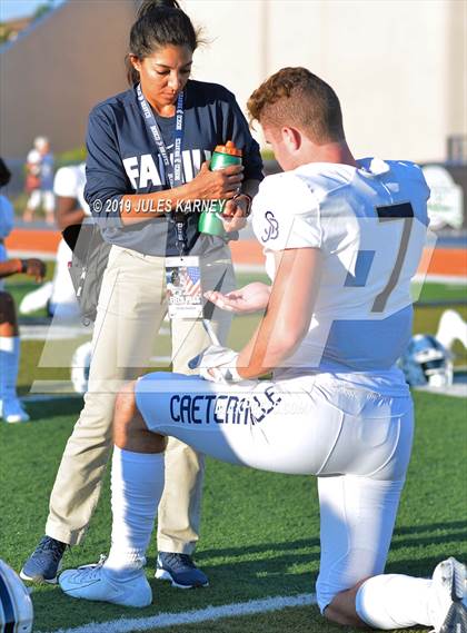 Thumbnail 3 in St. John Bosco vs. Liberty (Polynesian Classic) photogallery.