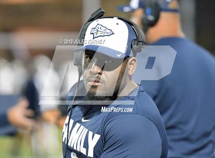 Thumbnail 3 in St. John Bosco vs. Liberty (Polynesian Classic) photogallery.