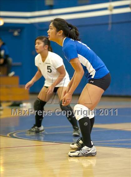 Thumbnail 2 in El Camino Real vs. Marshall photogallery.