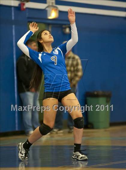 Thumbnail 1 in El Camino Real vs. Marshall photogallery.
