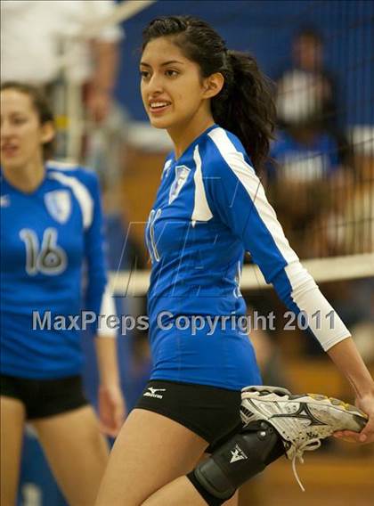Thumbnail 3 in El Camino Real vs. Marshall photogallery.