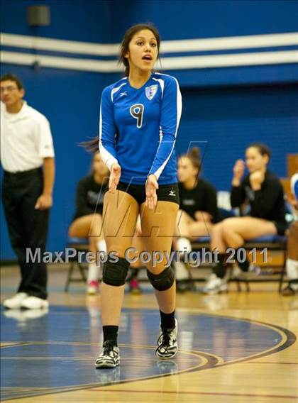 Thumbnail 3 in El Camino Real vs. Marshall photogallery.
