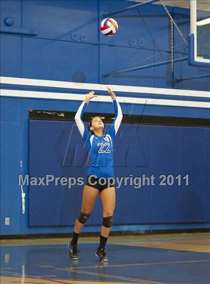 Thumbnail 1 in El Camino Real vs. Marshall photogallery.