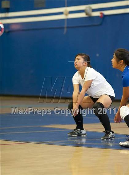 Thumbnail 3 in El Camino Real vs. Marshall photogallery.
