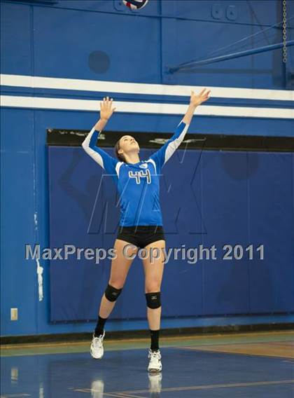 Thumbnail 3 in El Camino Real vs. Marshall photogallery.