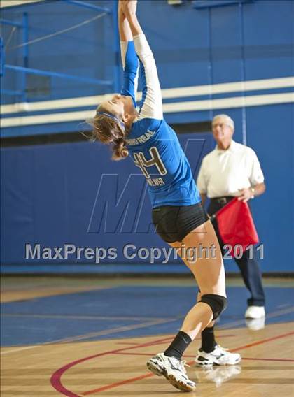 Thumbnail 3 in El Camino Real vs. Marshall photogallery.