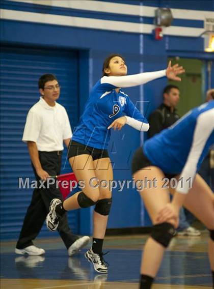 Thumbnail 1 in El Camino Real vs. Marshall photogallery.