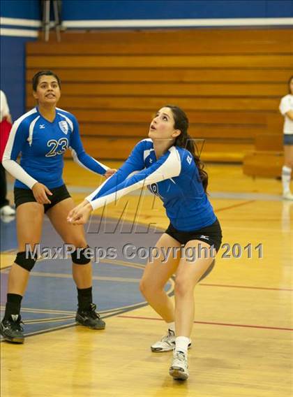 Thumbnail 2 in El Camino Real vs. Marshall photogallery.
