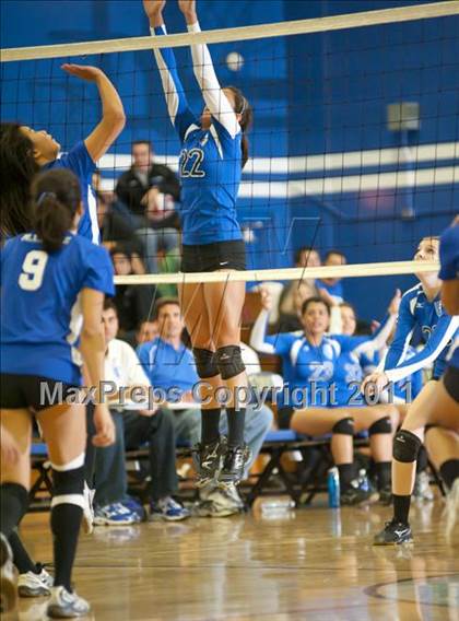 Thumbnail 1 in El Camino Real vs. Marshall photogallery.