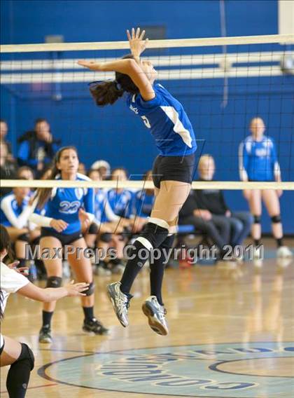 Thumbnail 3 in El Camino Real vs. Marshall photogallery.
