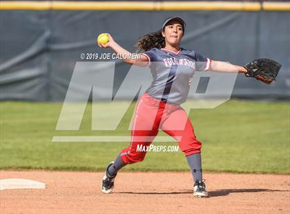 Thumbnail 1 in  Lee [Robert E.] vs East Central (NISD Softball Tournament) photogallery.
