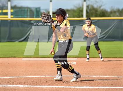 Thumbnail 3 in  Lee [Robert E.] vs East Central (NISD Softball Tournament) photogallery.