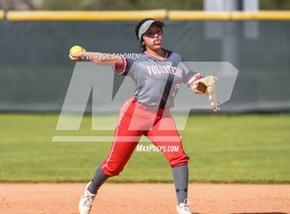 Thumbnail 3 in  Lee [Robert E.] vs East Central (NISD Softball Tournament) photogallery.