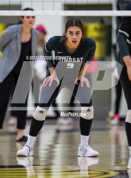 Thumbnail 3 in Lindsay vs. Wolfe City (UIL 2A Volleyball Area) photogallery.