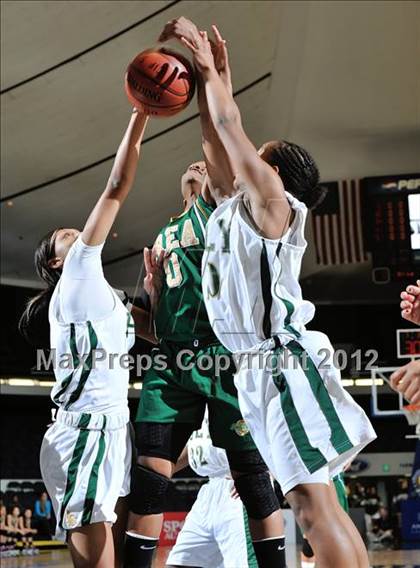 Thumbnail 1 in Long Beach Poly vs. Brea Olinda (CIF SS D1AA Semifinal) photogallery.