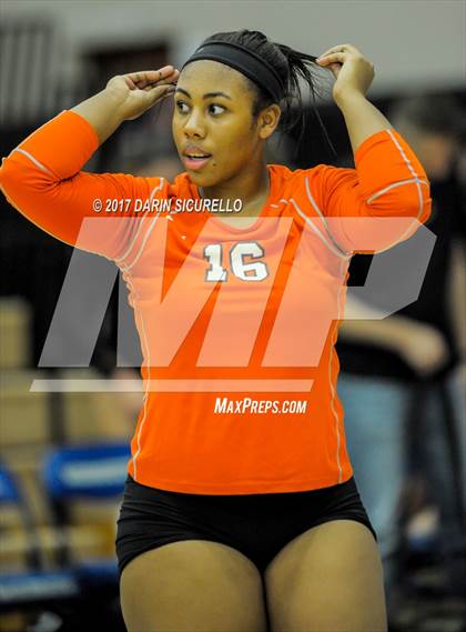 Thumbnail 3 in Corona del Sol vs. Mountain Pointe (AIA 6A Semifinal) photogallery.