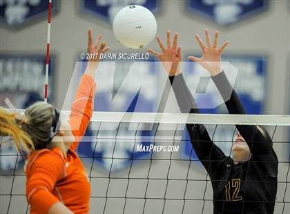 Thumbnail 2 in Corona del Sol vs. Mountain Pointe (AIA 6A Semifinal) photogallery.