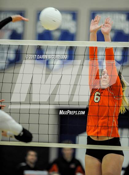 Thumbnail 2 in Corona del Sol vs. Mountain Pointe (AIA 6A Semifinal) photogallery.