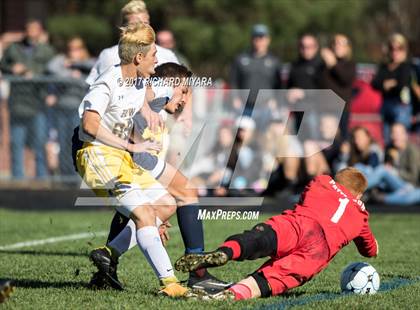 Thumbnail 3 in Stark vs. Bow photogallery.