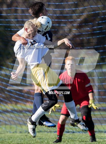 Thumbnail 1 in Stark vs. Bow photogallery.