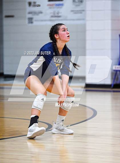 Thumbnail 3 in St. Joseph Catholic vs Allen Academy photogallery.