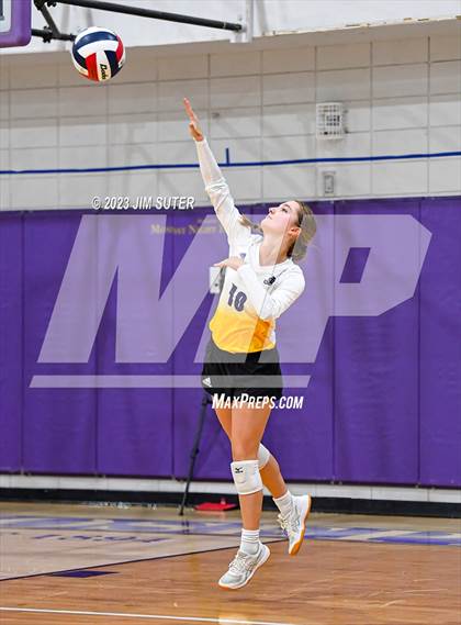 Thumbnail 3 in St. Joseph Catholic vs Allen Academy photogallery.