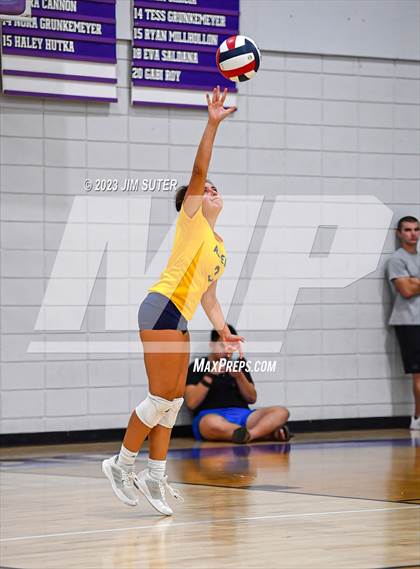 Thumbnail 3 in St. Joseph Catholic vs Allen Academy photogallery.