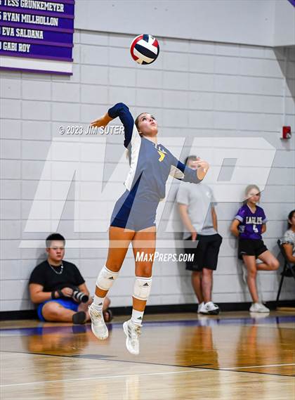 Thumbnail 3 in St. Joseph Catholic vs Allen Academy photogallery.
