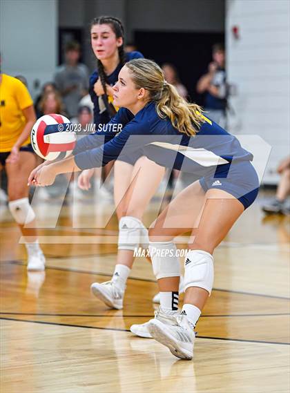 Thumbnail 1 in St. Joseph Catholic vs Allen Academy photogallery.